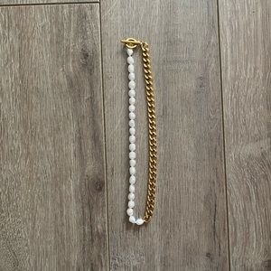 Pearl and golden chain necklace